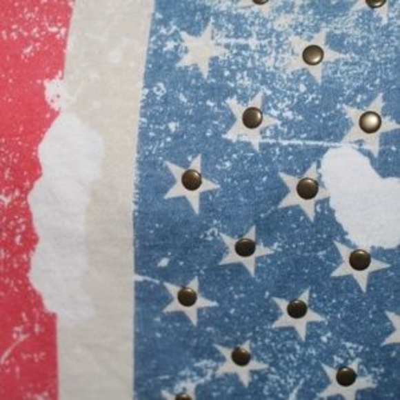 |DAYTRIP| Cold Shoulder Top Size S - Picture 8 of 8